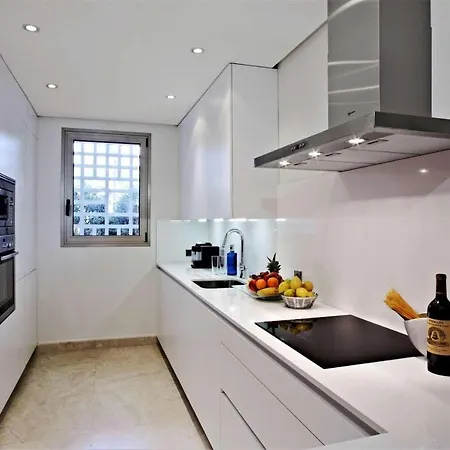 2 Bdr Partial Sea View Διαμέρισμα